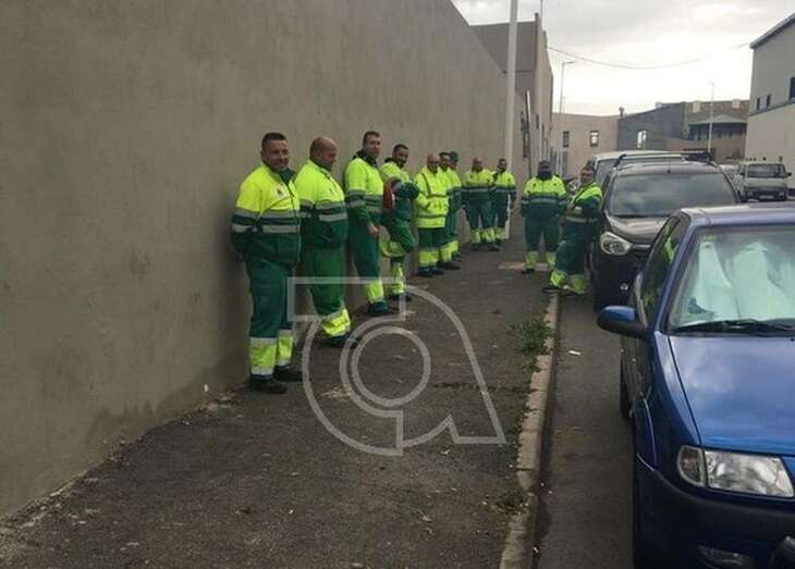 Imagen de archivo de un grupo de empleados del servicio de Limpieza Viaria (Foto TA)